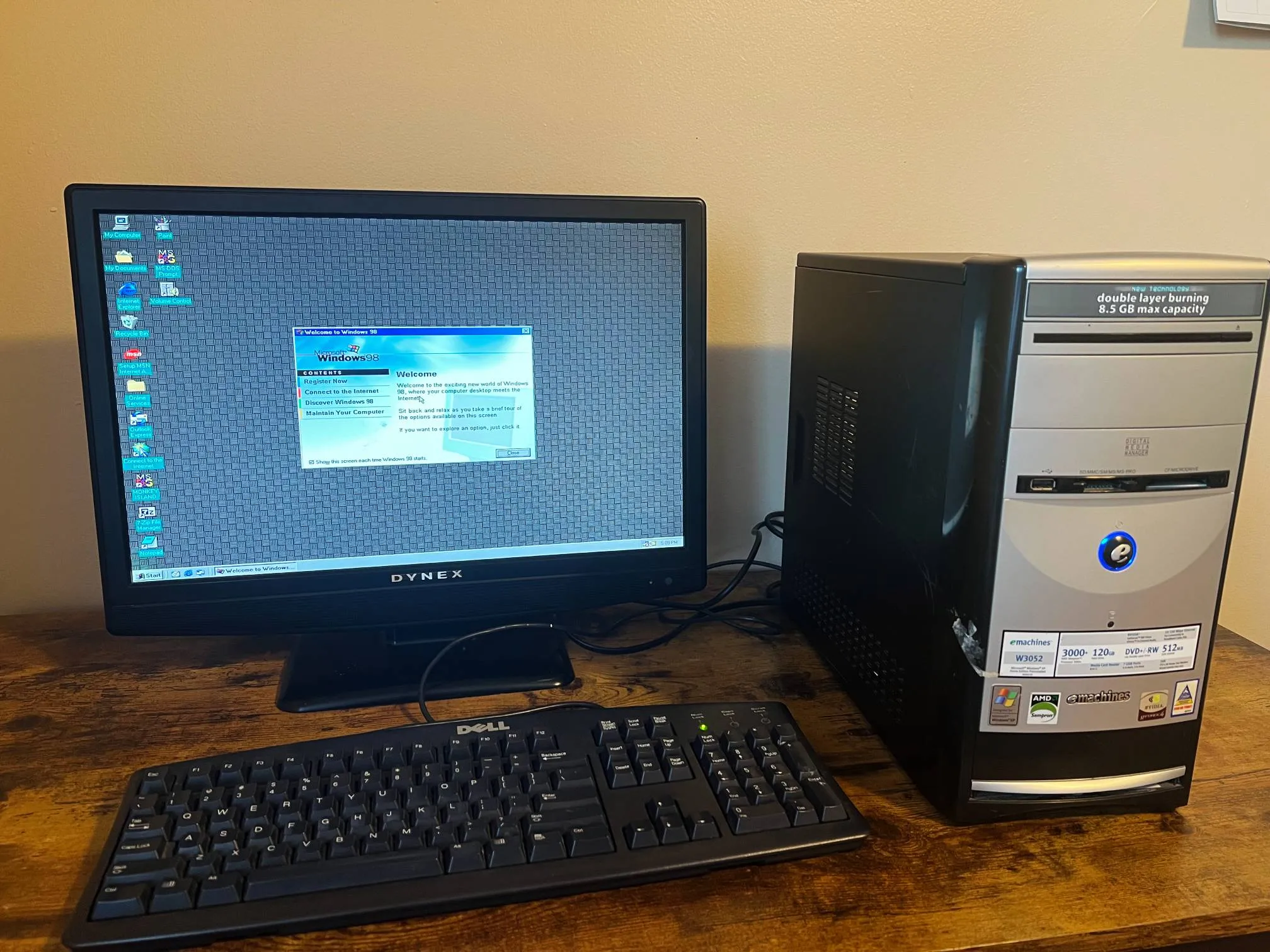 Windows 98 desktop screen on a junk PC